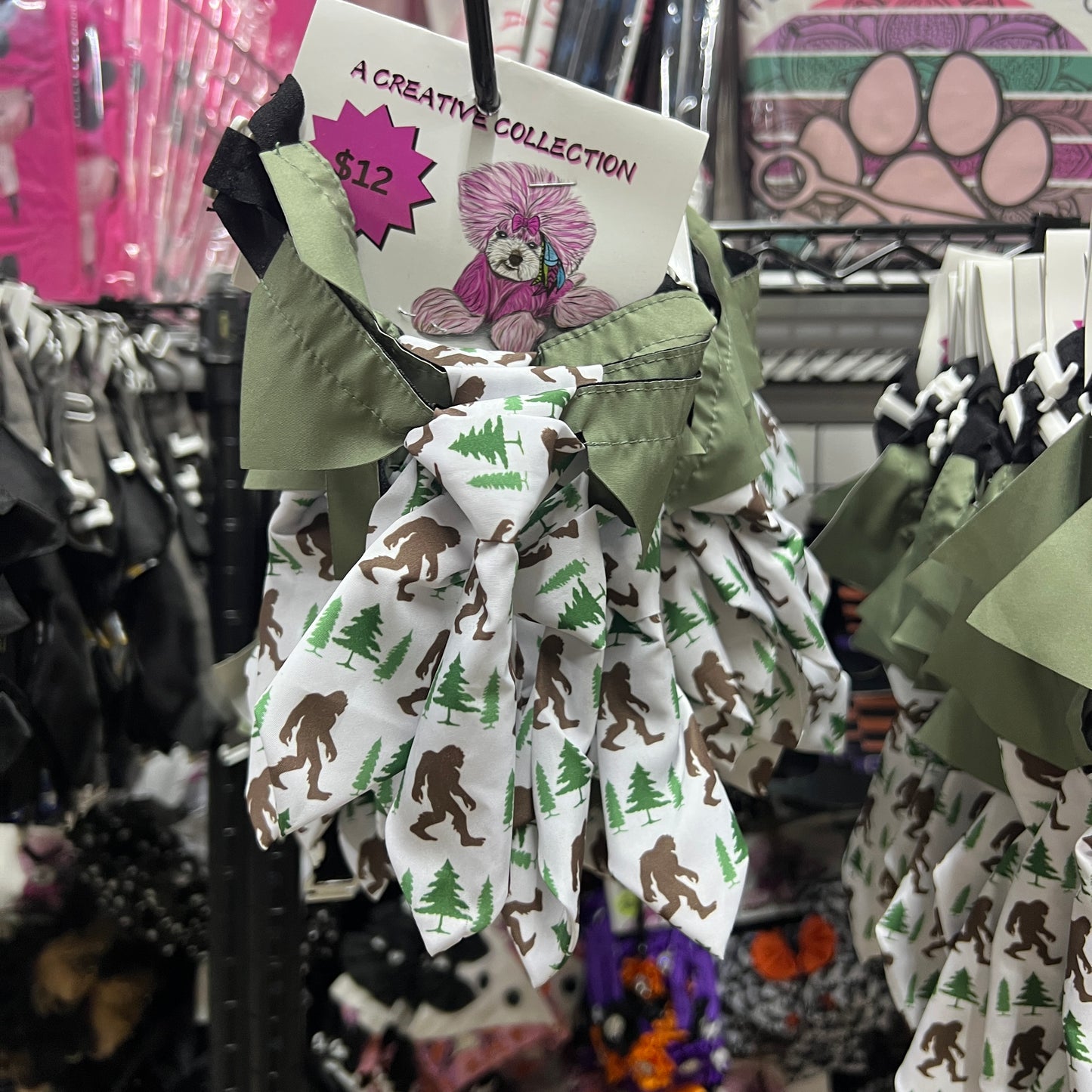 LIVE BIG FOOT TIE SM