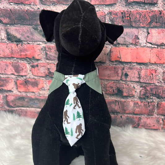 SASQUATCH WITH TREES SHIRT COLLAR TIE SMALL - 4 PACK