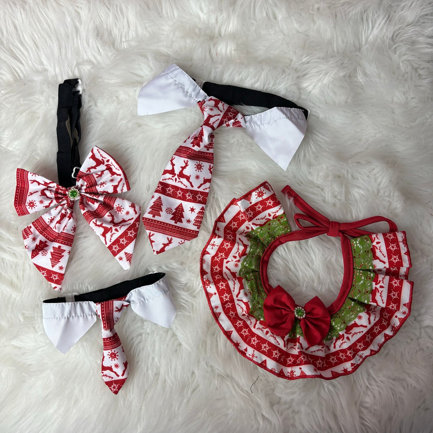 REINDEER PRINT BOWTIE W/ TAILS - 6 PACK
