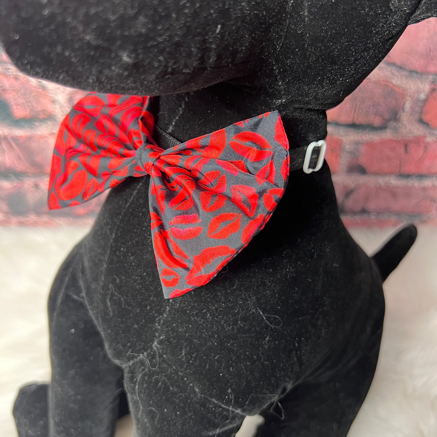 KISS THIS COLLAR BOWTIE - 6 PACK