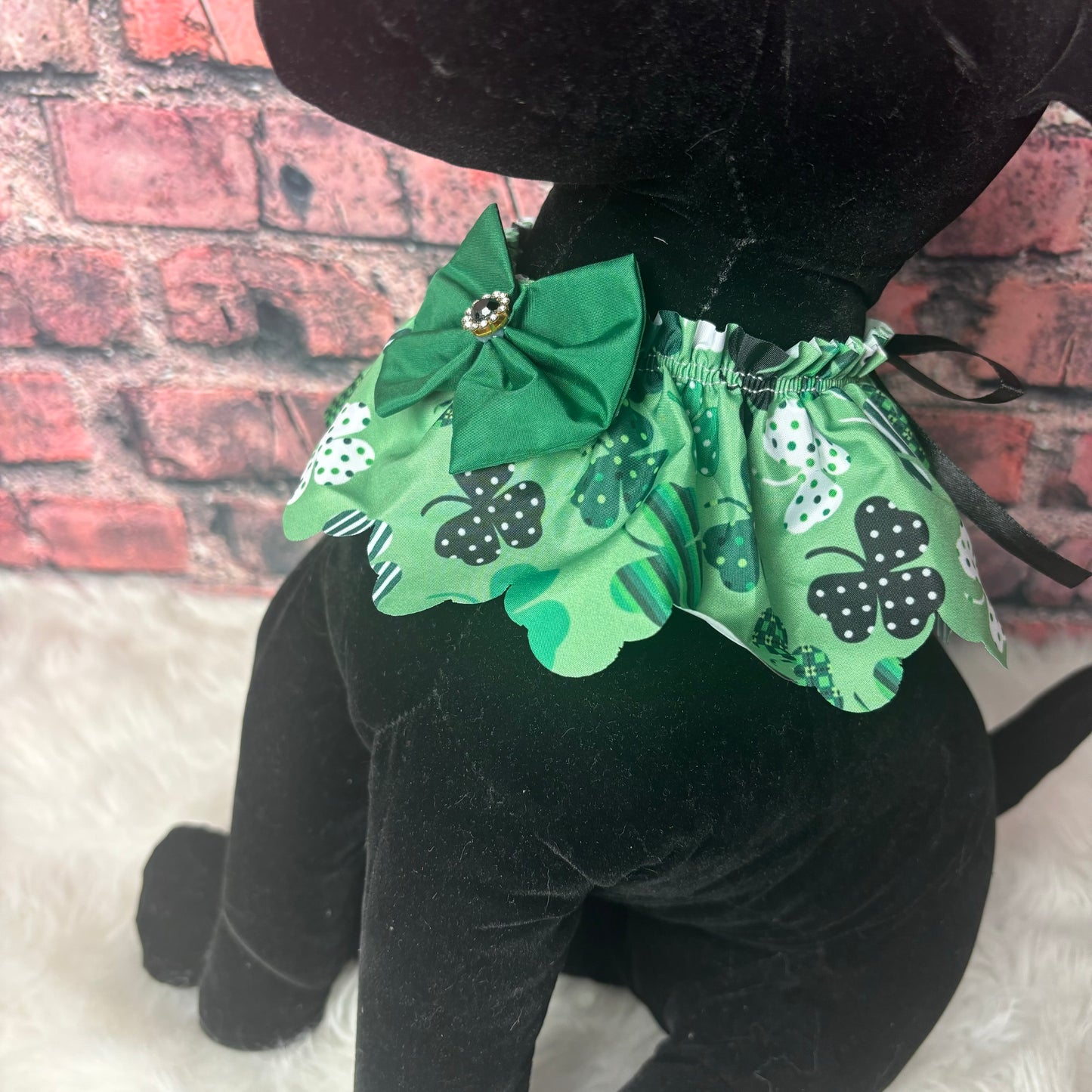 LUCKY DOG TIE- ON RUFFLE- M/L- 5 PACK