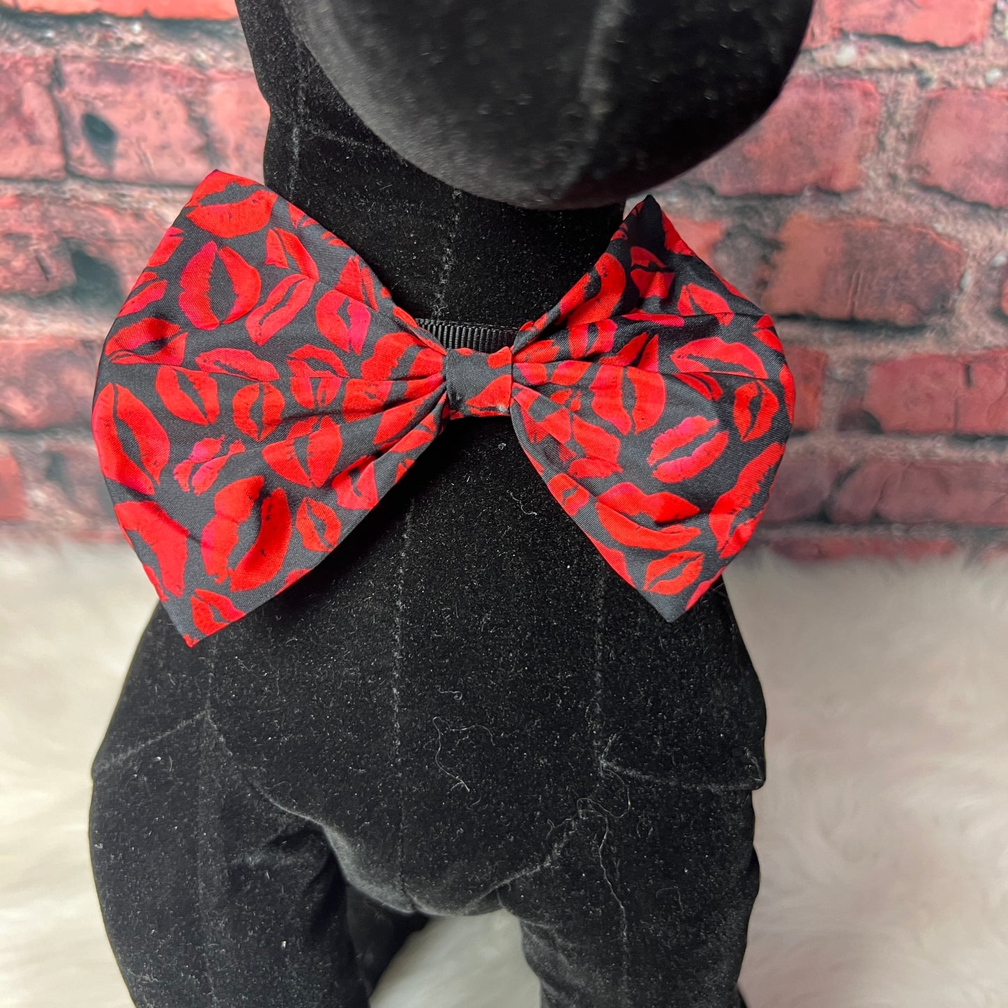 KISS THIS COLLAR BOWTIE - 6 PACK