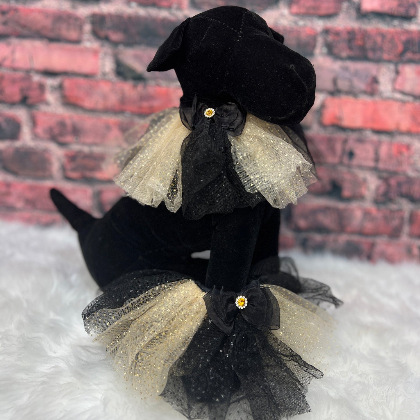 BLACK & GOLD GLITTER TULLE RUFFLE - 4 PACK