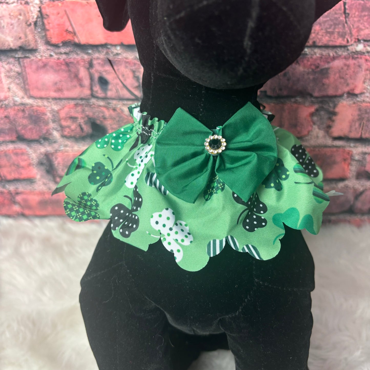 LUCKY DOG TIE- ON RUFFLE- M/L- 5 PACK