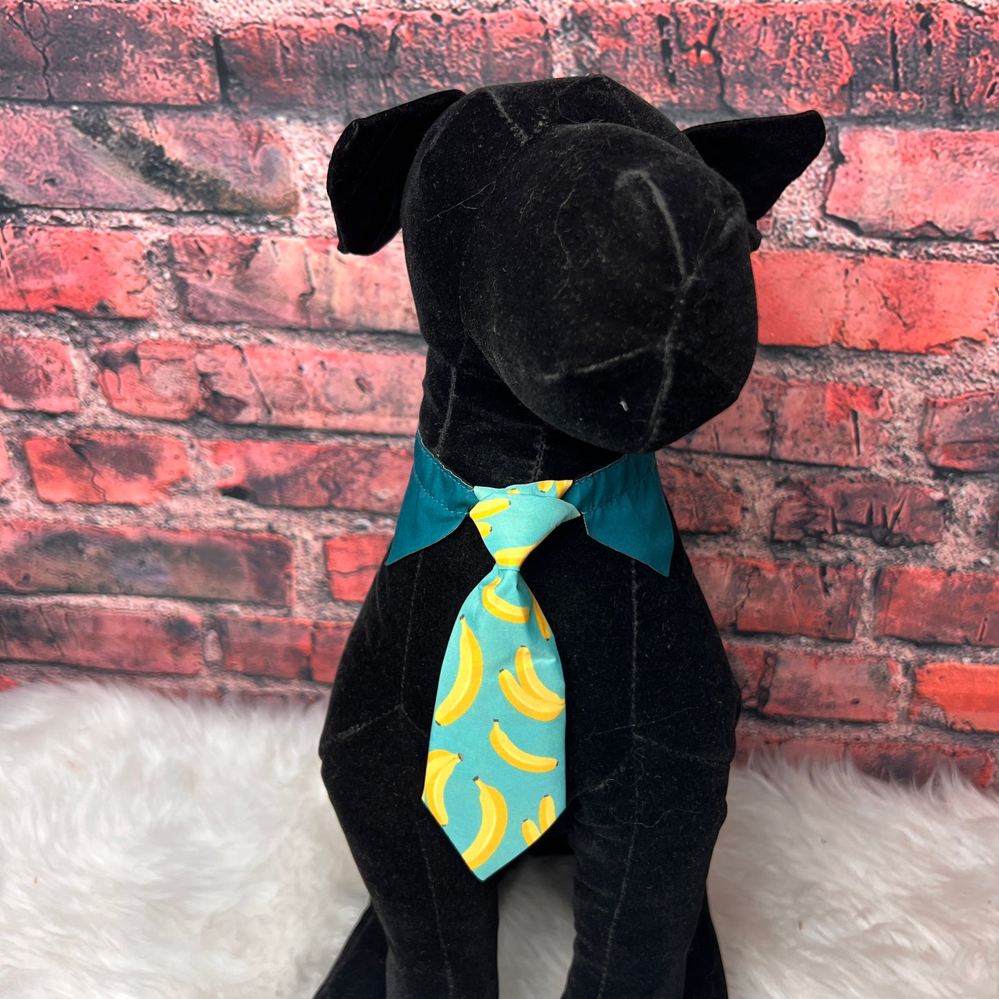 NEW Banana Shirt Collar and Tie Small - 4 pack