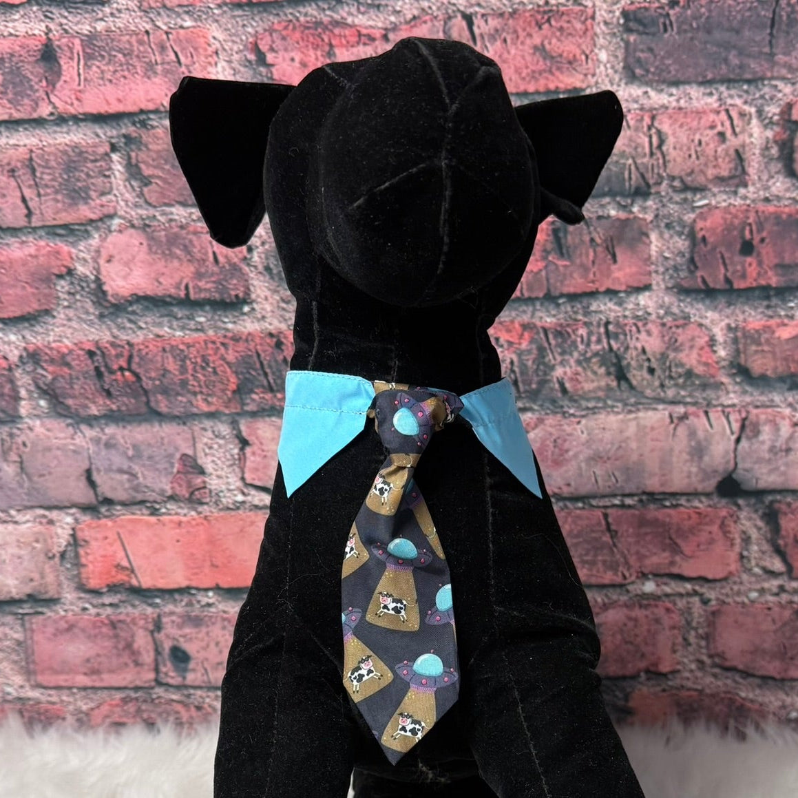 NEW UDDERLY OUT OF THIS WORLD SHIRT COLLAR WITH TIE SMALL -4 PACK