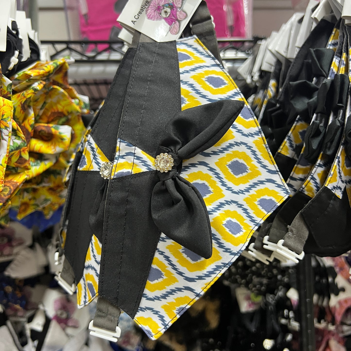 LIVE GOLD AND GREY GIRL BIB 4 PK