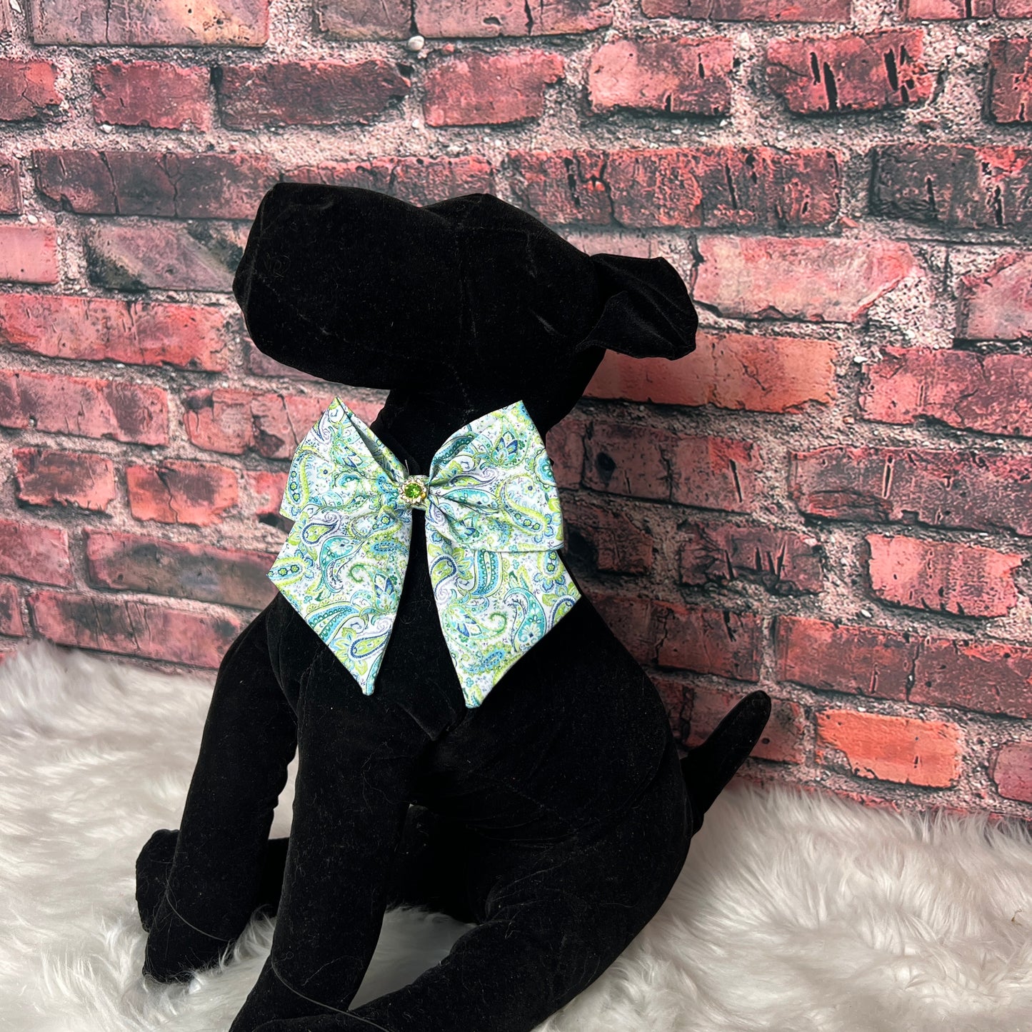 GREEN PAISLEY BOWTIE WITH TAILS 6 PACK