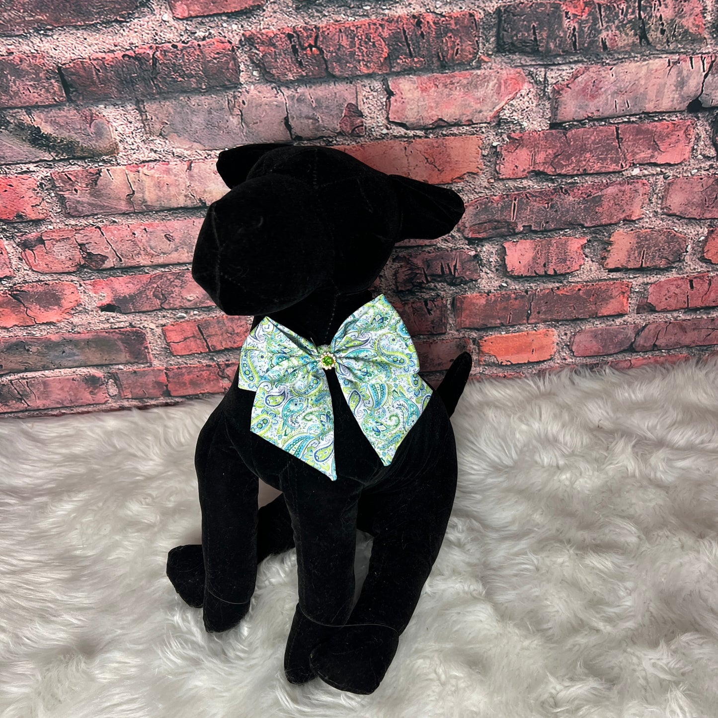 GREEN PAISLEY BOWTIE WITH TAILS 6 PACK